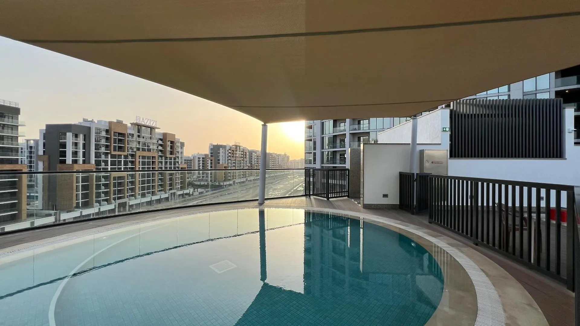Easemytrip - Sobha Waves Luxury, 1Br Apt With Burj Khalifa View ドバイ アパート