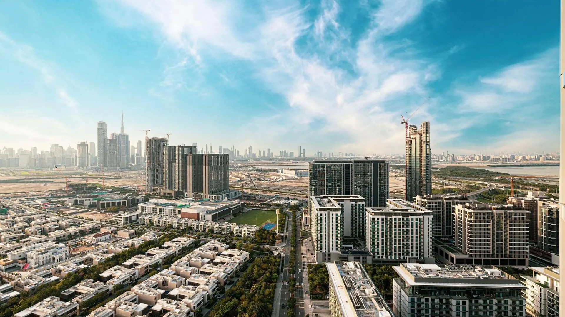 Easemytrip - Sobha Waves Luxury, 1Br Apt With Burj Khalifa View ドバイ