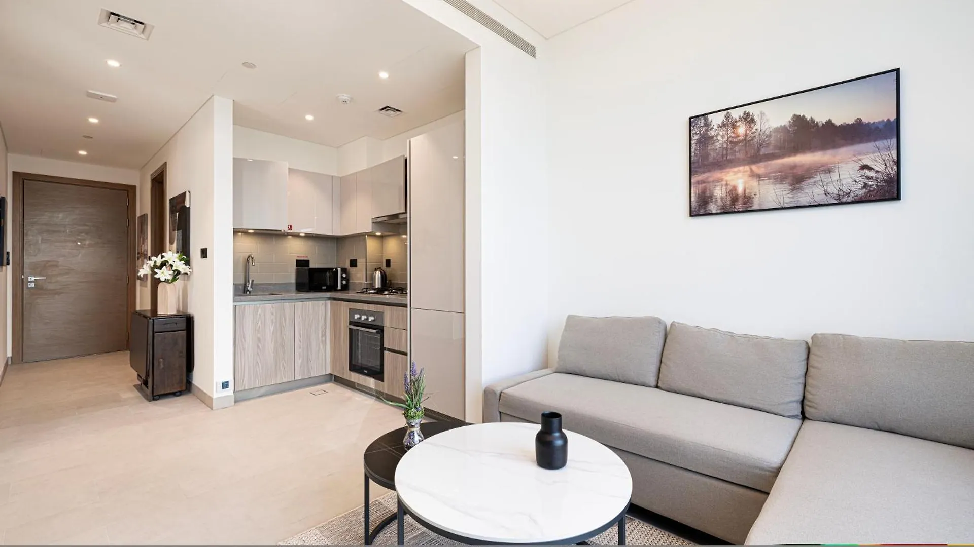 Easemytrip - Sobha Waves Luxury, 1Br Apt With Burj Khalifa View ドバイ 0*,