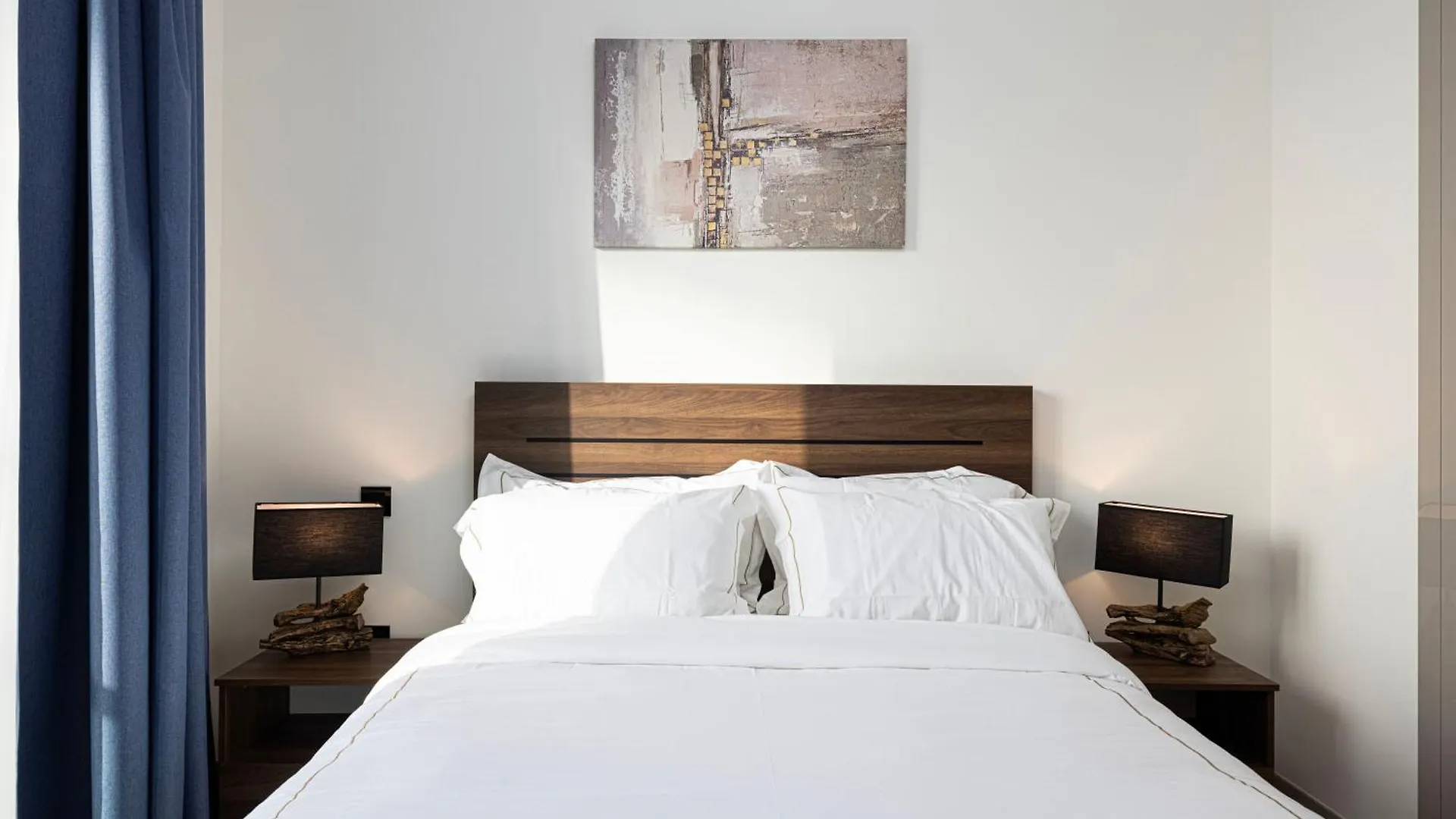 アパート Easemytrip - Sobha Waves Luxury, 1Br Apt With Burj Khalifa View ドバイ