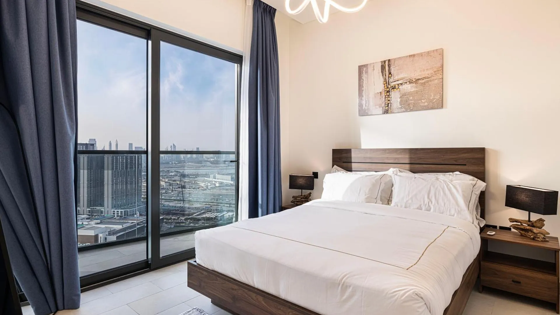 Easemytrip - Sobha Waves Luxury, 1Br Apt With Burj Khalifa View Dubai 0*,