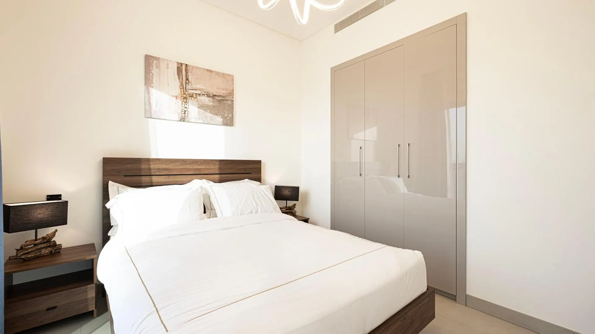Easemytrip - Sobha Waves Luxury, 1Br Apt With Burj Khalifa View Dubai 0*,  United Arab Emirates